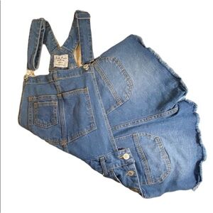 Love Tree Blue Denim Distressed Overall Shorts Size Small